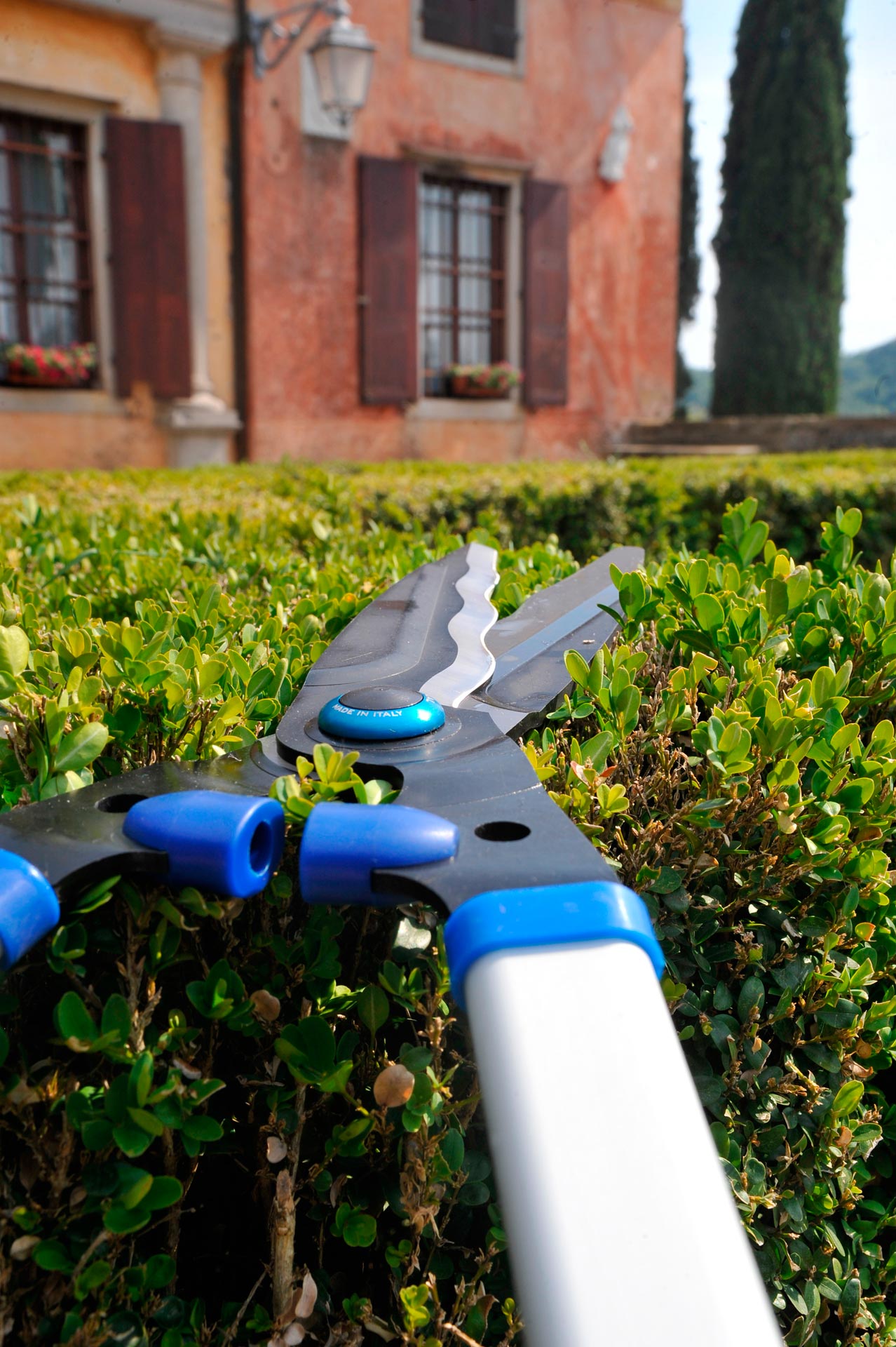 VESCO S2 Professional Hedge Shear (22")